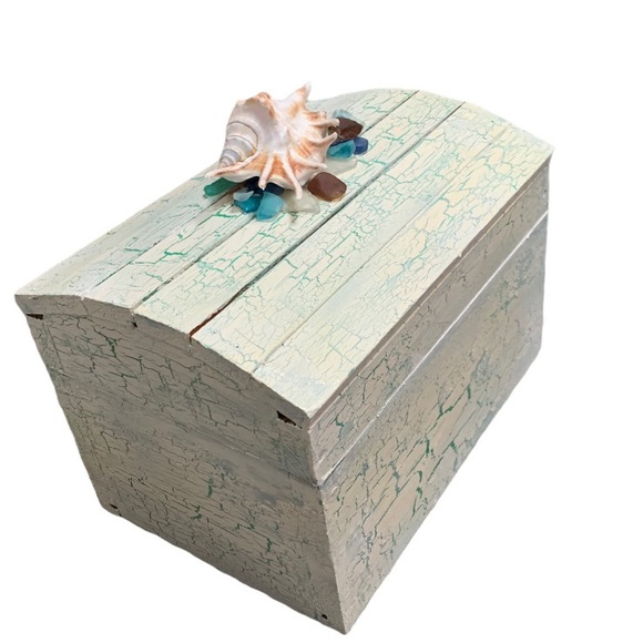 Handpainted OOAK beach theme box - Picture 3 of 5